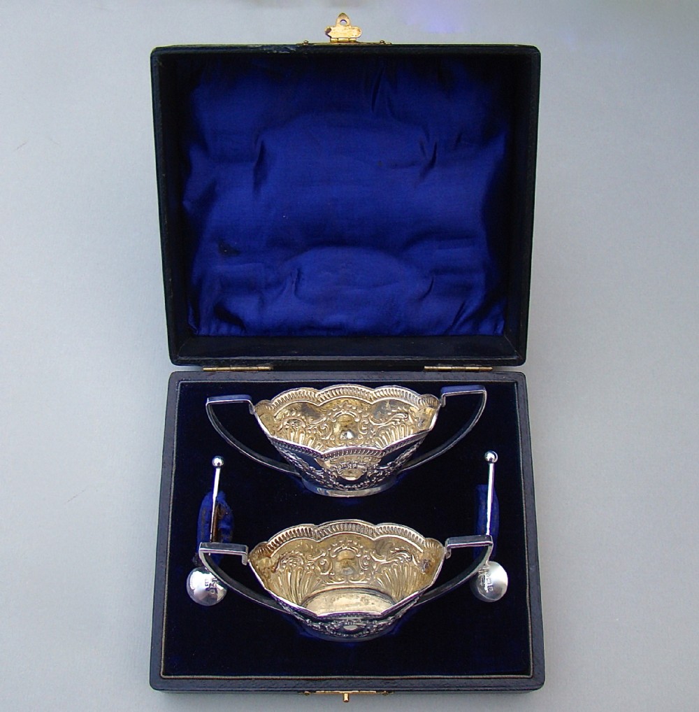 cased pair of victorian silver salts by spurrier co birmingham 1900