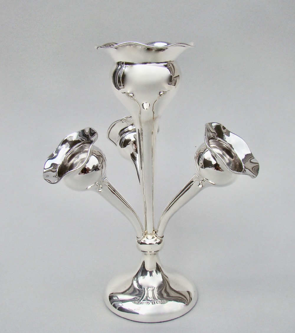 superb george v solid silver vase or epergne by joseph gloster birmingham 1917
