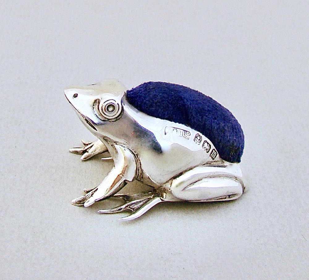 george v silver frog pin cushion by adie lovekin birmingham 1910