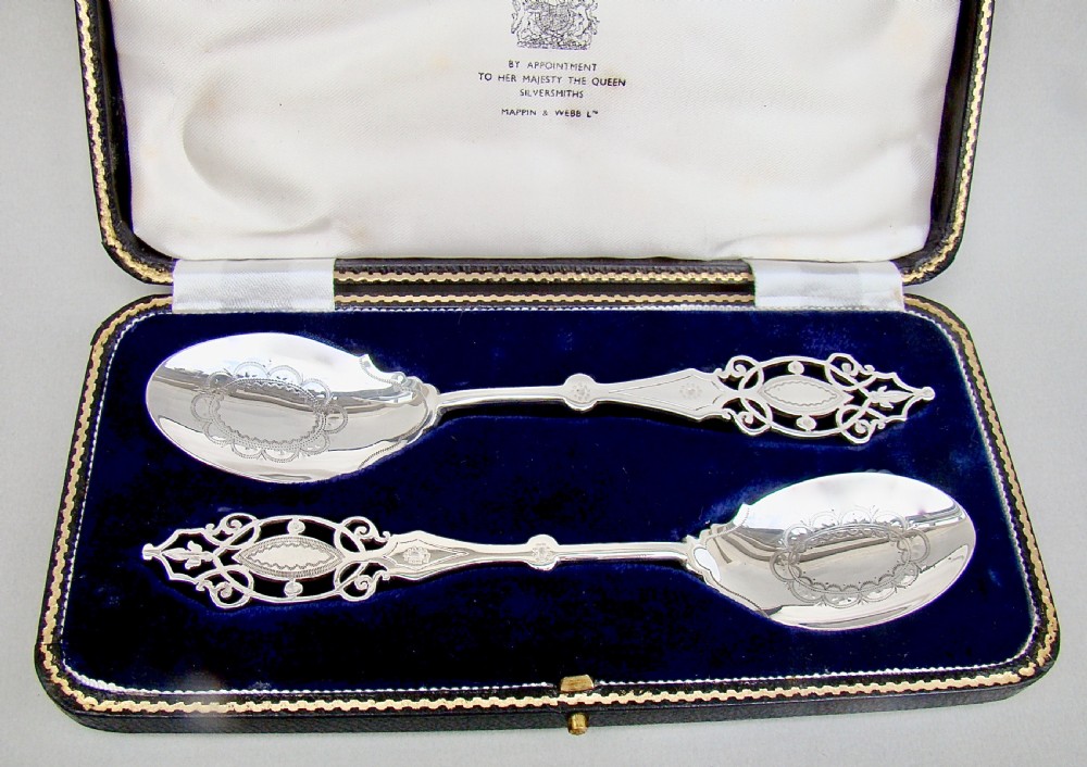 exquisite cased set of sterling silver preserve spoons by mappin webb sheffield 1922