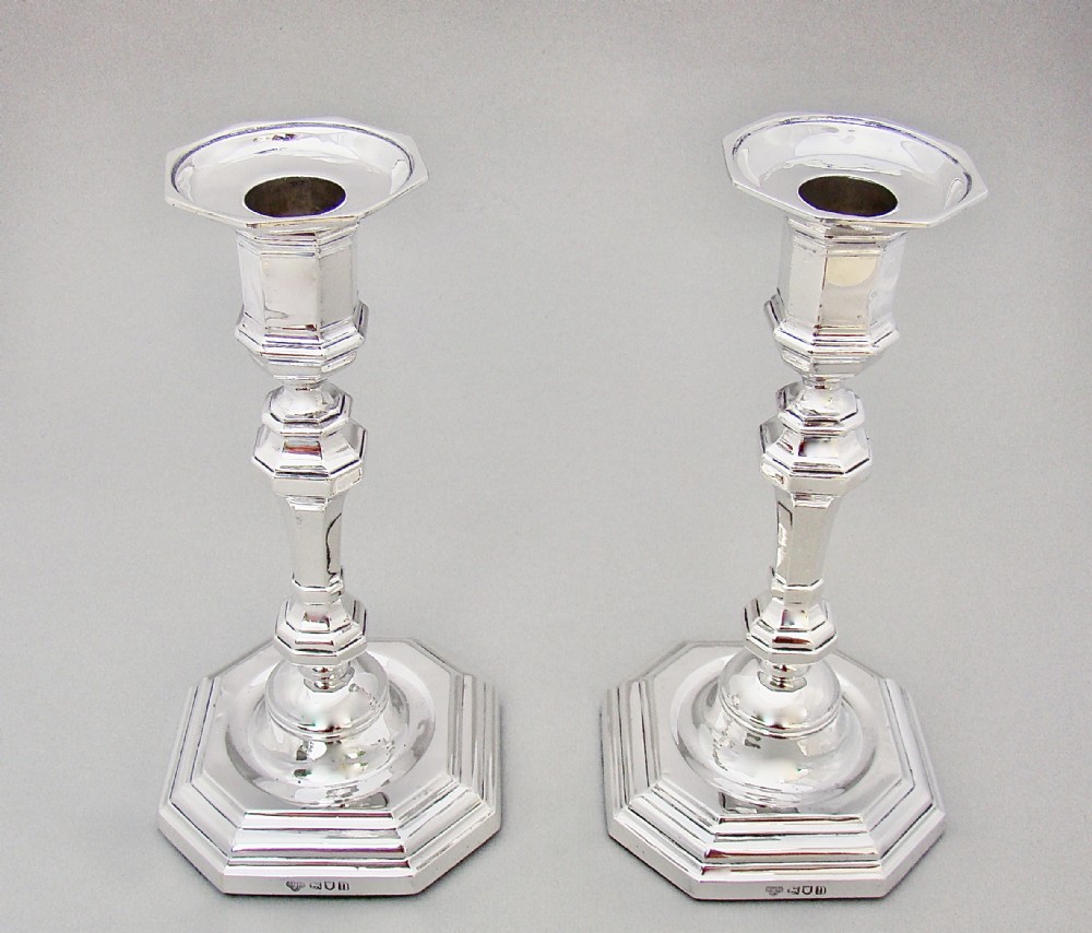 fabulous pair of georgian revival sterling silver candlesticks by the goldsmiths silversmiths london 1908