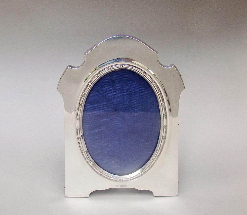 elegant edwardian silver photo frame by james deakin sons chester 1907