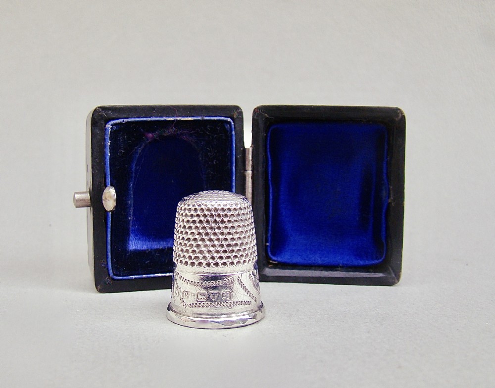 delightful cased george v silver thimble by charles horner chester 1923