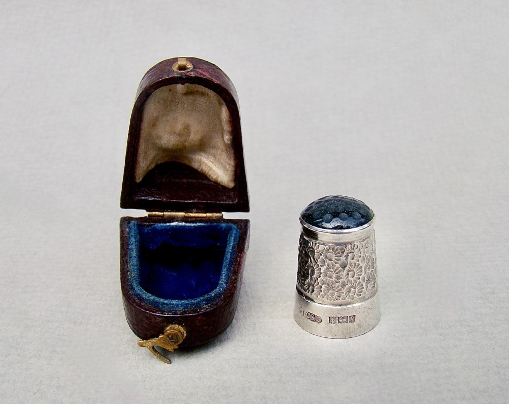 cased midcentury silver agate thimble by carrington co birmingham 1966