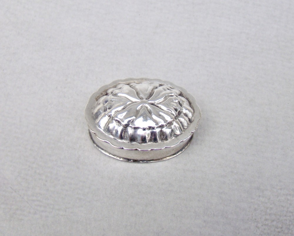 mid 19th century small dutch silver pill box netherlands 1847