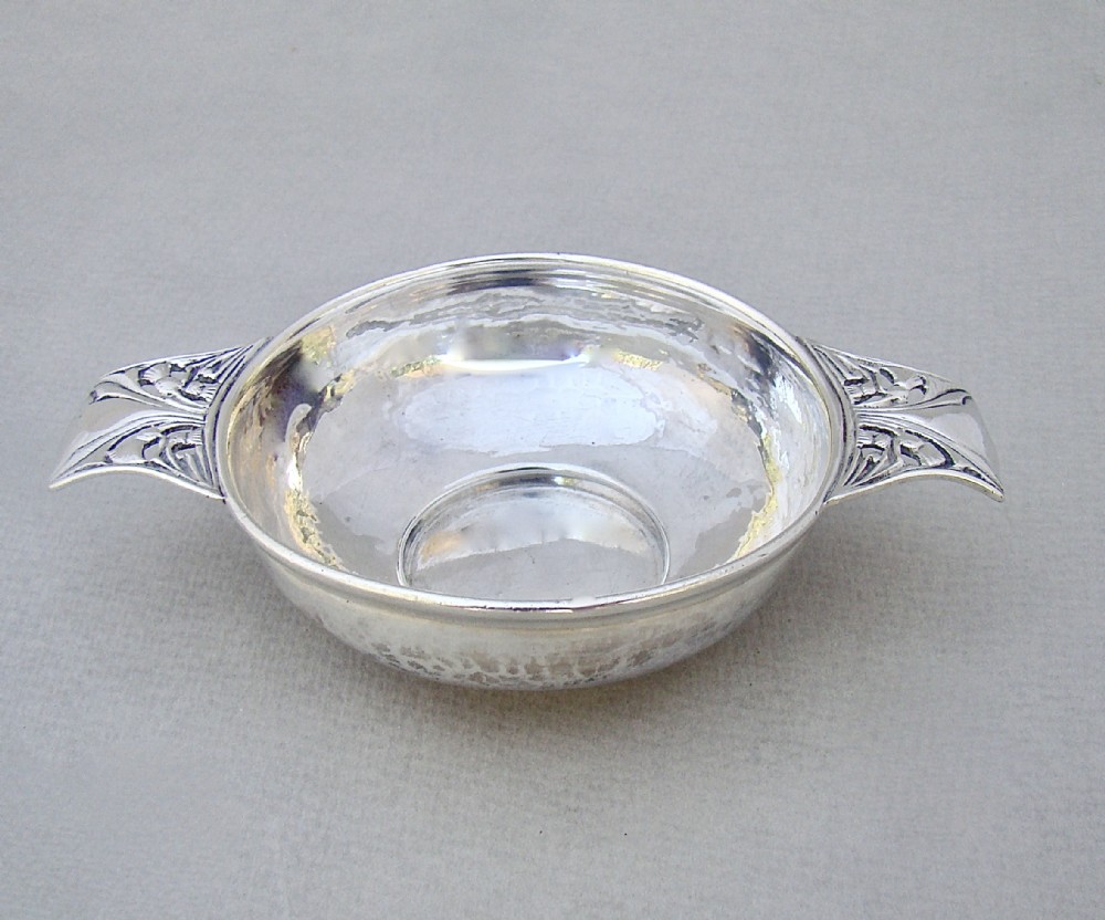 very rare arts craft silver quaich by william hutton for lawrence connell london 1902